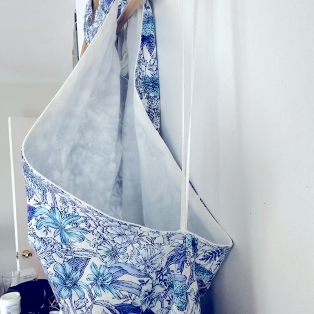 Tuckernuck | Hyacinth House Blue Floral High Neck Midi Floral Dress XL - Picture 7 of 9